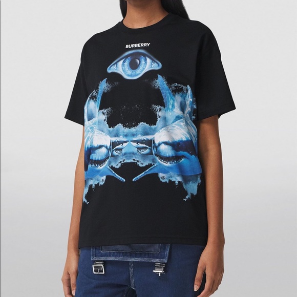 NWT Burberry Shark Graphic T-Shirt - Picture 2 of 3